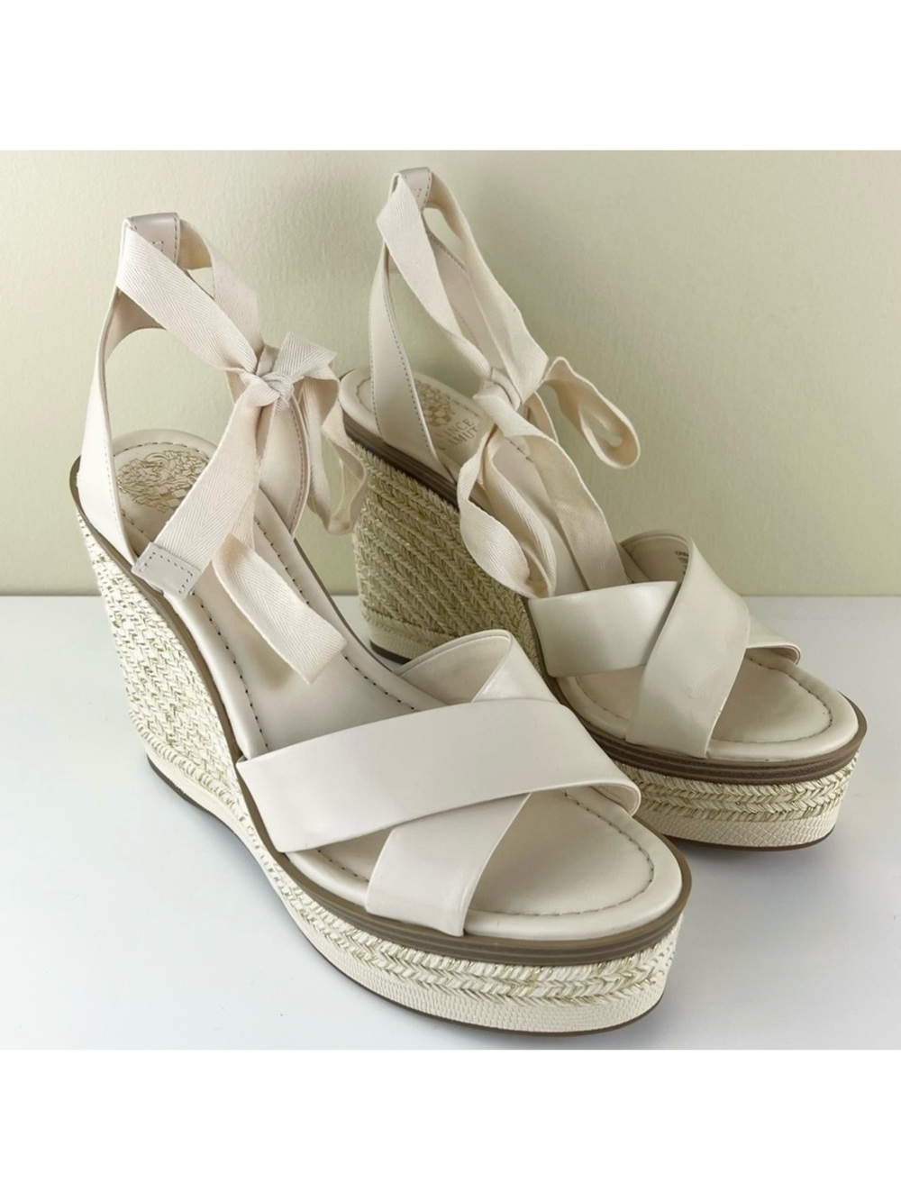 NEW VINCE CAMUTO BEIGE PLATFORM WEDGE SANDALS - Picture 2 of 12